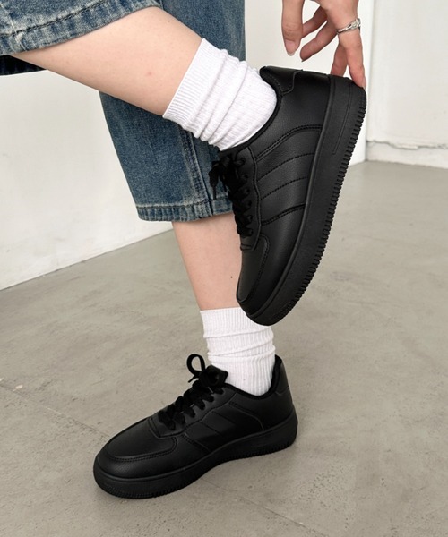 CLEA(クレア)の「厚底ローカットスニーカー(スニーカー・レディース・ブラック/ホワイト・24.5cm/23.5cm)」の10枚目の写真