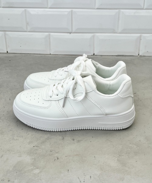 CLEA(クレア)の「厚底ローカットスニーカー(スニーカー・レディース・ブラック/ホワイト・24.5cm/23.5cm)」の16枚目の写真