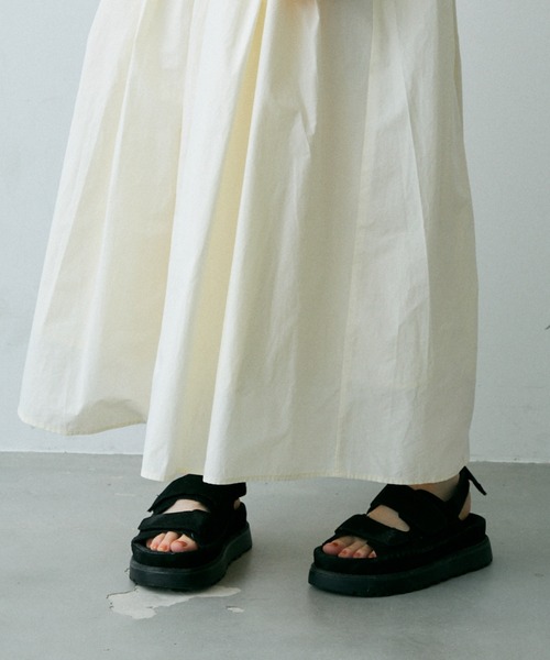 Crisp（クリスプ）の「ダブルベルト厚底サンダル（サンダル・レディース・ブラウン/ブラック・37/38/36/39）」の9枚目の写真