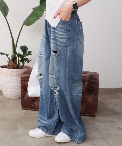 ROOPTOKYO(ループトウキョウ)の「Washed Damaged Flared Denim / ウォッシュ加工 ダメージフレアデニム(デニムパンツ・レディース・ダークブルー/ライトブルー・M/S)」の15枚目の写真