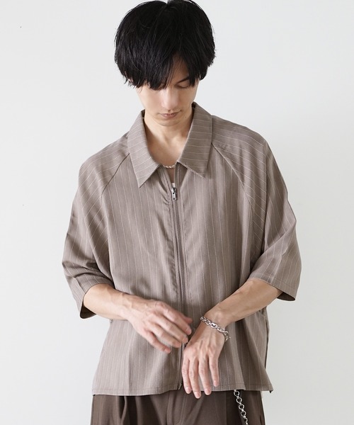 MinoriTY（マイノリティ）の「【MinoriTY】シャドウストライプショート丈ダブルジップスイングトップ 半袖シャツ メンズ 夏服（シャツ/ブラウス・メンズ・チャコール/ベージュ/ブルー・M/L）」の12枚目の写真