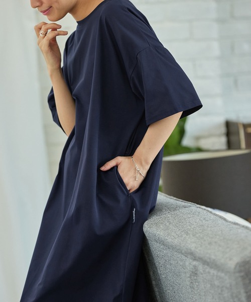 THE CRAFT CREW PRODUCTS(ザクラフトクループロダクツ)の「<クイックドライ>ビッグシルエット ストレッチTシャツロングワンピース【THE CRAFT CREW PRODUCTS】(ワンピース・レディース・ブラック/アイボリー/ネイビー/ライトグレー・FREE)」の22枚目の写真
