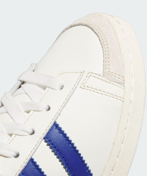 adidas（アディダス）の「ジャバー ロー / Jabbar Low / アディダスオリジナルス adidas Originals（スニーカー・メンズ・ホワイト×ブルー・27.0cm/27.5cm/28.0cm/22.5cm/23.0cm/23.5cm/24.0cm/24.5cm/25.0cm/25.5cm/26.0cm/26.5cm/28.5cm/29.0cm）」の7枚目の写真
