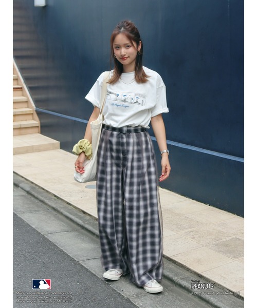 MLB（メジャーリーグベースボール）の「【MLB×PEANUTS】ロゴTee（Tシャツ/カットソー・レディース・オフホワイト/ブラウン/ネイビー・FREE）」の20枚目の写真