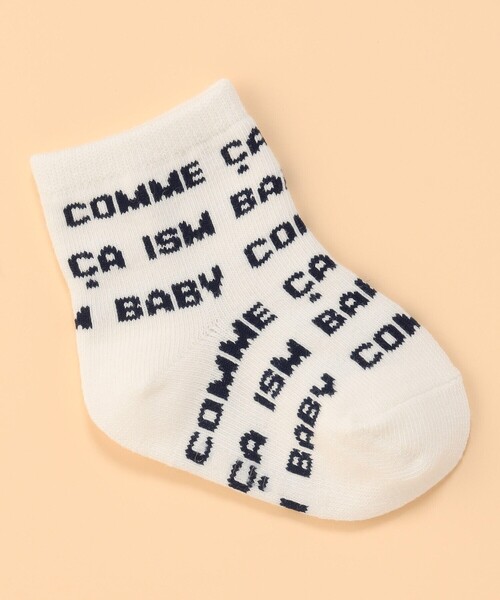COMME CA ISM(コムサイズム)の「ロゴ総柄ソックス(ベビーシューズ/ベビーソックス・キッズ・ブラック×ホワイト/ネイビー×ホワイト/ホワイト×レッド/ホワイト×ネイビー・9-12cm)」の3枚目の写真