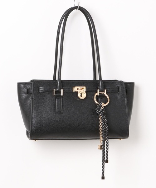 MICHAEL KORS（マイケルコース）の「HAMILTON MODERNE ショルダー トート ウィズ チャーム スモール（ショルダーバッグ・レディース・ブラック・FREE）」の6枚目の写真