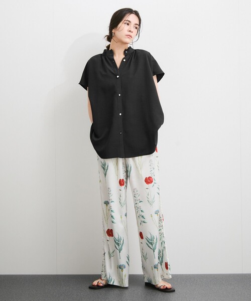 le cercle ADAM ET ROPE'(ルセルクルアダムエロペ)の「【セットアップ対応】タンブラーブッチャースタンドフリルブラウス(シャツ/ブラウス・レディース・チャコールグレー/ライトグレー/ダークブラウン・FREE)」の4枚目の写真
