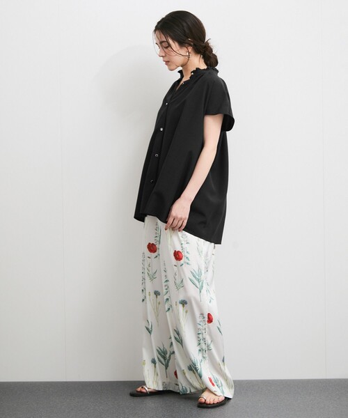 le cercle ADAM ET ROPE'(ルセルクルアダムエロペ)の「【セットアップ対応】タンブラーブッチャースタンドフリルブラウス(シャツ/ブラウス・レディース・チャコールグレー/ライトグレー/ダークブラウン・FREE)」の5枚目の写真
