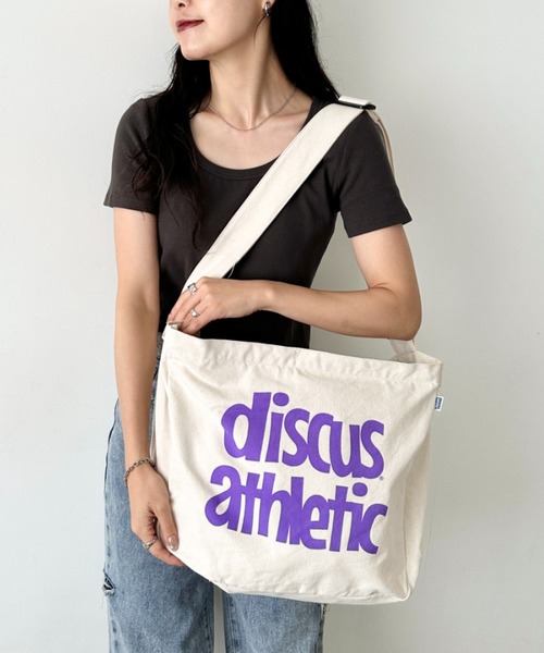 DISCUS(ディスカス)の「DISCUS/ディスカス キャンバスライク BIGショルダー/ロゴプリント/容量 約25リットル(ショルダーバッグ・レディース・ブラック/オフホワイト・FREE)」の3枚目の写真