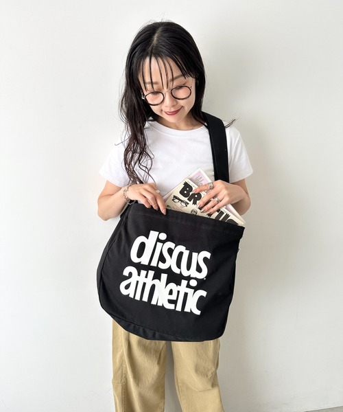 DISCUS(ディスカス)の「DISCUS/ディスカス キャンバスライク BIGショルダー/ロゴプリント/容量 約25リットル(ショルダーバッグ・レディース・ブラック/オフホワイト・FREE)」の12枚目の写真