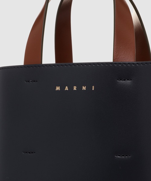 MARNI（マルニ）の「MARNI LOGO STRAP / ムゼオミニバッグ（ショルダーバッグ・レディース・カーキ系/ネイビー系・ONE SIZE）」の6枚目の写真
