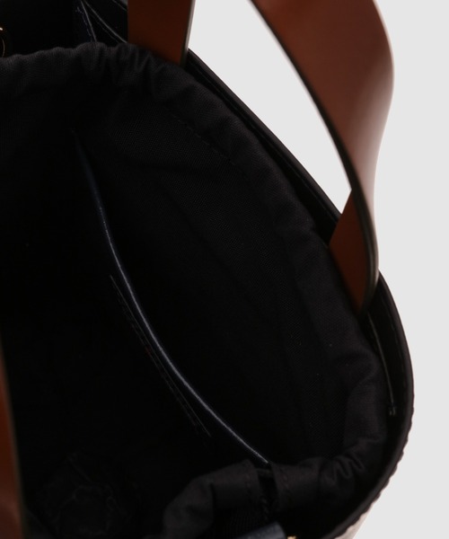 MARNI（マルニ）の「MARNI LOGO STRAP / ムゼオミニバッグ（ショルダーバッグ・レディース・カーキ系/ネイビー系・ONE SIZE）」の9枚目の写真