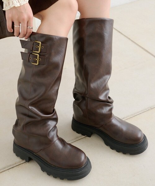w closet（ダブルクローゼット）の「【25AW】ベルト付カバーロングブーツ（ブーツ・レディース・ブラウン/ブラック・SMALL/LARGE/MEDIUM）」の2枚目の写真