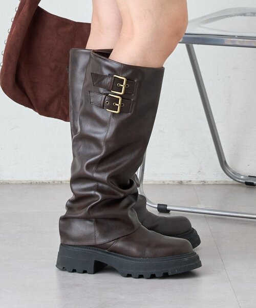 w closet（ダブルクローゼット）の「【25AW】ベルト付カバーロングブーツ（ブーツ・レディース・ブラウン/ブラック・SMALL/LARGE/MEDIUM）」の16枚目の写真