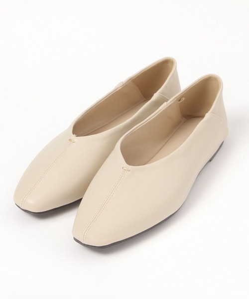 studio CLIP(スタディオクリップ)の「アソート合皮バブーシュ(パンプス・レディース・その他2/アイボリー/ブラック・LARGE/MEDIUM)」の1枚目の写真