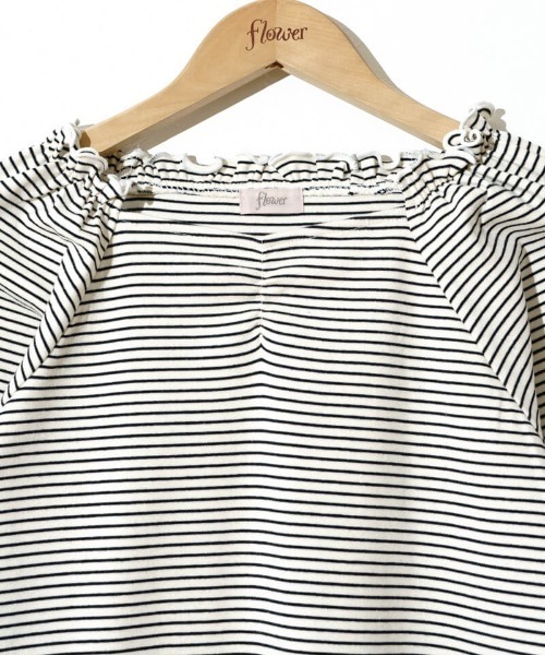 flower（フラワー）の「フリルボーダートップ（Tシャツ/カットソー・レディース・ブラック/アイボリー・FREE）」の6枚目の写真