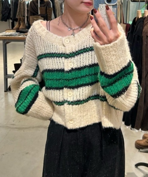 Kastane(カスタネ)の「【お気に入り1万人突破!/2WAY】ボーダーモヘアライクニット(ニット/セーター・レディース・ネイビー/サックスブルー/グリーン・FREE)」の2枚目の写真