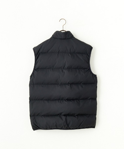 FRED PERRY（フレッドペリー）の「[FRED PERRY/フレッドペリー] ワンポイントロゴ刺繍 インサレート 中綿ベスト（ベスト・レディース・ブラック・L/M/S）」の2枚目の写真