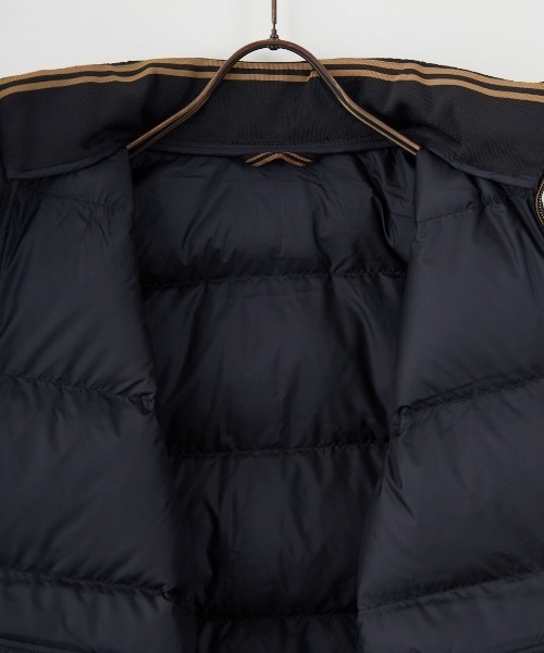 FRED PERRY（フレッドペリー）の「[FRED PERRY/フレッドペリー] ワンポイントロゴ刺繍 インサレート 中綿ベスト（ベスト・レディース・ブラック・L/M/S）」の10枚目の写真