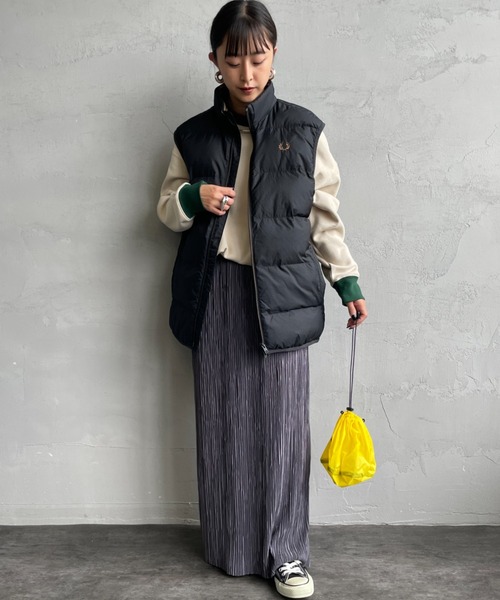 FRED PERRY（フレッドペリー）の「[FRED PERRY/フレッドペリー] ワンポイントロゴ刺繍 インサレート 中綿ベスト（ベスト・レディース・ブラック・L/M/S）」の17枚目の写真