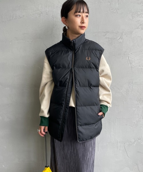 FRED PERRY（フレッドペリー）の「[FRED PERRY/フレッドペリー] ワンポイントロゴ刺繍 インサレート 中綿ベスト（ベスト・レディース・ブラック・L/M/S）」の14枚目の写真