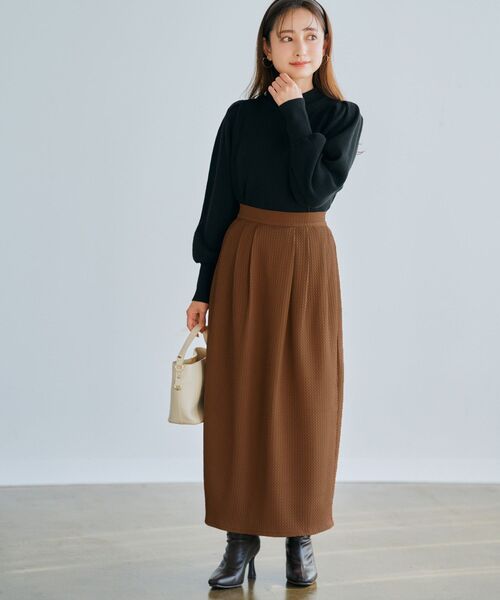 COHINA(コヒナ)の「ジャカードスリータックIラインスカート 【低身長・小柄女性】(スカート・レディース・ブラック/ブラウン・S/XS)」の3枚目の写真