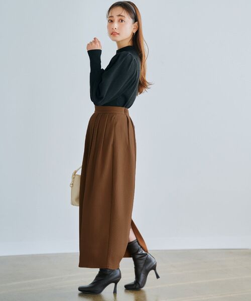 COHINA(コヒナ)の「ジャカードスリータックIラインスカート 【低身長・小柄女性】(スカート・レディース・ブラック/ブラウン・S/XS)」の4枚目の写真