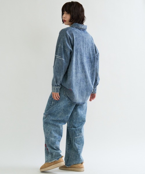 A.D.C.L.(エーディーシーエル)の「刺繍入り バレルシルエット デニムパンツ(デニムパンツ・レディース・ブルー/ネイビー・M/L)」の12枚目の写真