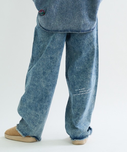 A.D.C.L.(エーディーシーエル)の「刺繍入り バレルシルエット デニムパンツ(デニムパンツ・レディース・ブルー/ネイビー・M/L)」の4枚目の写真