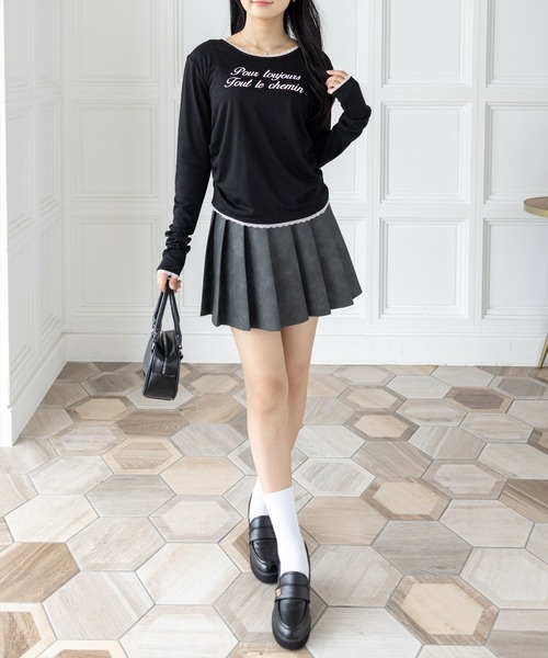 clear（クリア）の「レース付きサイドシャーリングロゴロンT［韓国ファッション カジュアル］≪AW新作≫（Tシャツ/カットソー・レディース・グレー/オフホワイト/ブラック・F）」の5枚目の写真