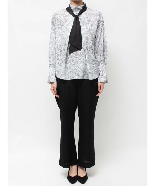 TONAL（トーナル）の「MAPモチーフボウタイハイネックブラウス（シャツ/ブラウス・レディース・ブラウン/ブラック・MEDIUM）」の14枚目の写真
