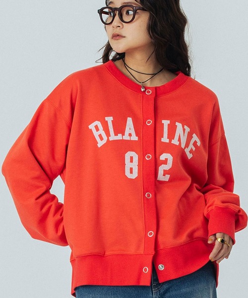 ROSE BUD（ローズバッド）の「COLLEGE LOGO SWEAT CARDIGAN（カーディガン/ボレロ・レディース・チャコールグレー/ライトグレー/オレンジ・ONE SIZE）」の3枚目の写真