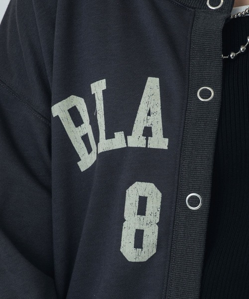 ROSE BUD（ローズバッド）の「COLLEGE LOGO SWEAT CARDIGAN（カーディガン/ボレロ・レディース・チャコールグレー/ライトグレー/オレンジ・ONE SIZE）」の7枚目の写真