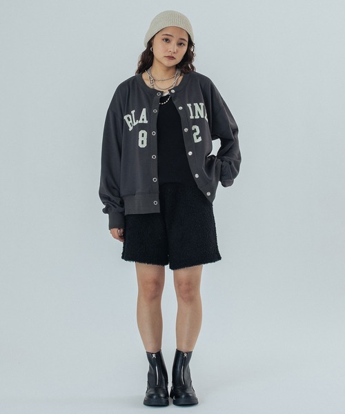 ROSE BUD（ローズバッド）の「COLLEGE LOGO SWEAT CARDIGAN（カーディガン/ボレロ・レディース・チャコールグレー/ライトグレー/オレンジ・ONE SIZE）」の9枚目の写真