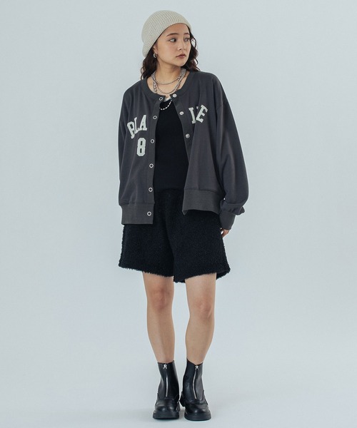 ROSE BUD（ローズバッド）の「COLLEGE LOGO SWEAT CARDIGAN（カーディガン/ボレロ・レディース・チャコールグレー/ライトグレー/オレンジ・ONE SIZE）」の10枚目の写真