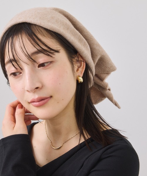 VIS（ビス）の「トライアングルニットスカーフ（バンダナ/スカーフ・レディース・ベージュ/グレー・FREE）」の16枚目の写真