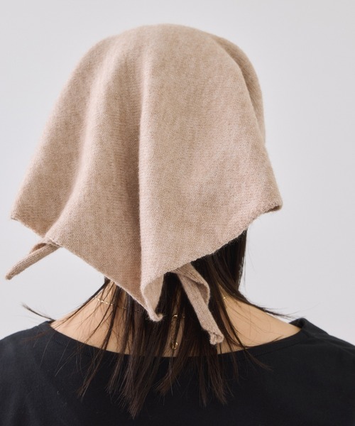 VIS（ビス）の「トライアングルニットスカーフ（バンダナ/スカーフ・レディース・ベージュ/グレー・FREE）」の15枚目の写真