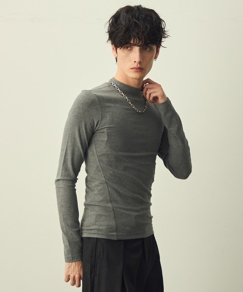Shoowtime(ショウタイム)の「High-neck fitted top / ハイネックフィットカットソー(Tシャツ/カットソー・メンズ・グレー/ブラック・X-LARGE/LARGE/MEDIUM)」の2枚目の写真