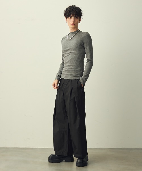 Shoowtime(ショウタイム)の「High-neck fitted top / ハイネックフィットカットソー(Tシャツ/カットソー・メンズ・グレー/ブラック・X-LARGE/LARGE/MEDIUM)」の5枚目の写真