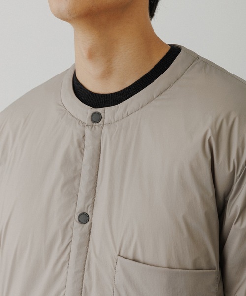 ADAM ET ROPE'（アダムエロペ）の「【ACT】超軽量 ダウン カーディガン ジャケット（ダウンジャケット/コート・メンズ・グレー/ブラック・L/M）」の14枚目の写真