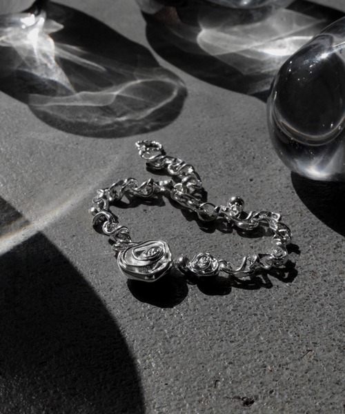 Soierie(ソワリー)の「ローズ フィグ ブレスレット / Rose fig bracelet(ブレスレット・レディース・シルバー・FREE)」の1枚目の写真