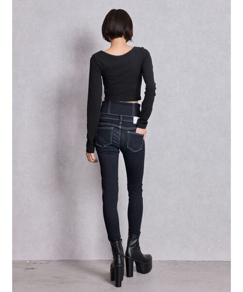 GYDA（ジェイダ）の「2WAYレースアップラメテレコトップス（Tシャツ/カットソー・レディース・ブラック/オフホワイト・FREE）」の6枚目の写真