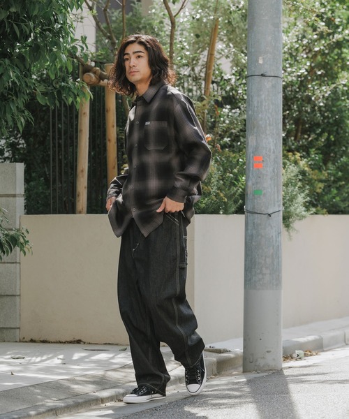SKEWed(スキュー)の「SKEWed/スキュー スキュー加工 コットンデニム ペインターダンガリーパンツ(デニムパンツ・メンズ・ブラック/インディゴブルー・34/30/32)」の10枚目の写真