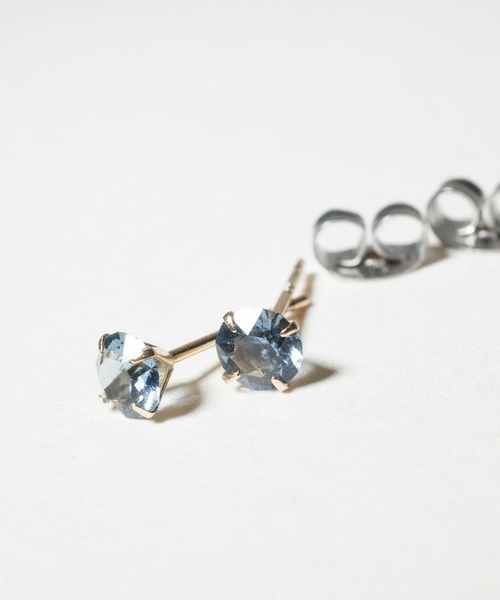 Pledge(プレッジ)の「【RES】【Pledge(プレッジ)】K10 Swarovski Crystals ピアス(2SET)(ピアス(両耳用)・メンズ・ホワイト/ブラック/ブルー/ブラック系その他・FREE)」の7枚目の写真