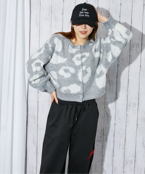 GORGE(ゴージ)の「《レオパード柄×2WAY仕様》レディース 起毛ニットカーデ/プルオーバー 秋冬(ニット/セーター・レディース・ブラウン/ブラック/グレー・F)」の5枚目の写真
