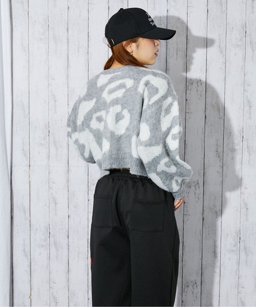 GORGE(ゴージ)の「《レオパード柄×2WAY仕様》レディース 起毛ニットカーデ/プルオーバー 秋冬(ニット/セーター・レディース・ブラウン/ブラック/グレー・F)」の7枚目の写真