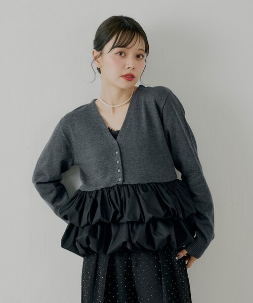 Chico（チコ）の「【SALON by Chico】フリルドッキングチュニック（ニット/セーター・レディース・ブラック/ベージュ/アイボリー・FREE）」の5枚目の写真