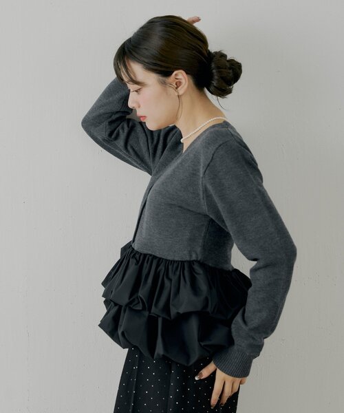 Chico（チコ）の「【SALON by Chico】フリルドッキングチュニック（ニット/セーター・レディース・ブラック/ベージュ/アイボリー・FREE）」の6枚目の写真