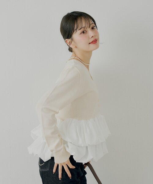 Chico（チコ）の「【SALON by Chico】フリルドッキングチュニック（ニット/セーター・レディース・ブラック/ベージュ/アイボリー・FREE）」の13枚目の写真