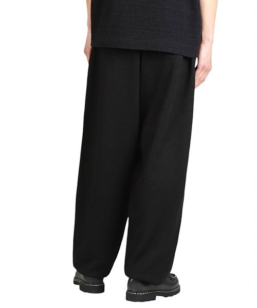 ARKnets（アークネッツ）の「crepuscule / クレプスキュール：Hemp Knit Pants：2501-019[COR]（その他パンツ・メンズ・ブラック・2）」の2枚目の写真